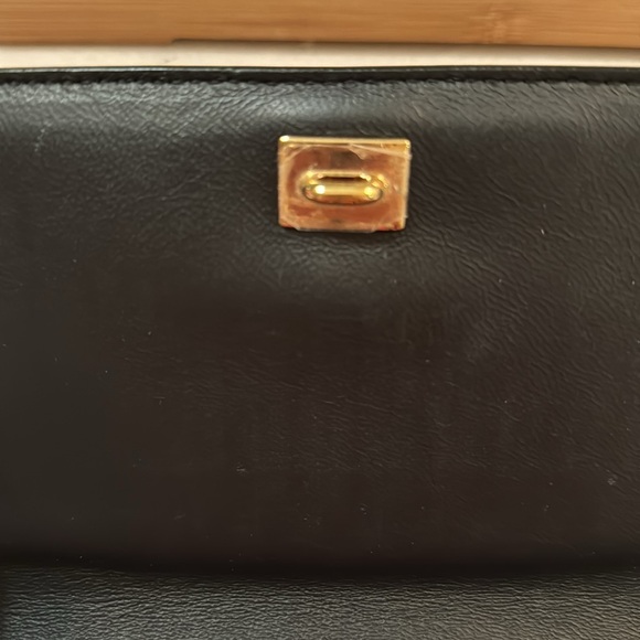 Salvatore Ferragamo bag. - Picture 5 of 9